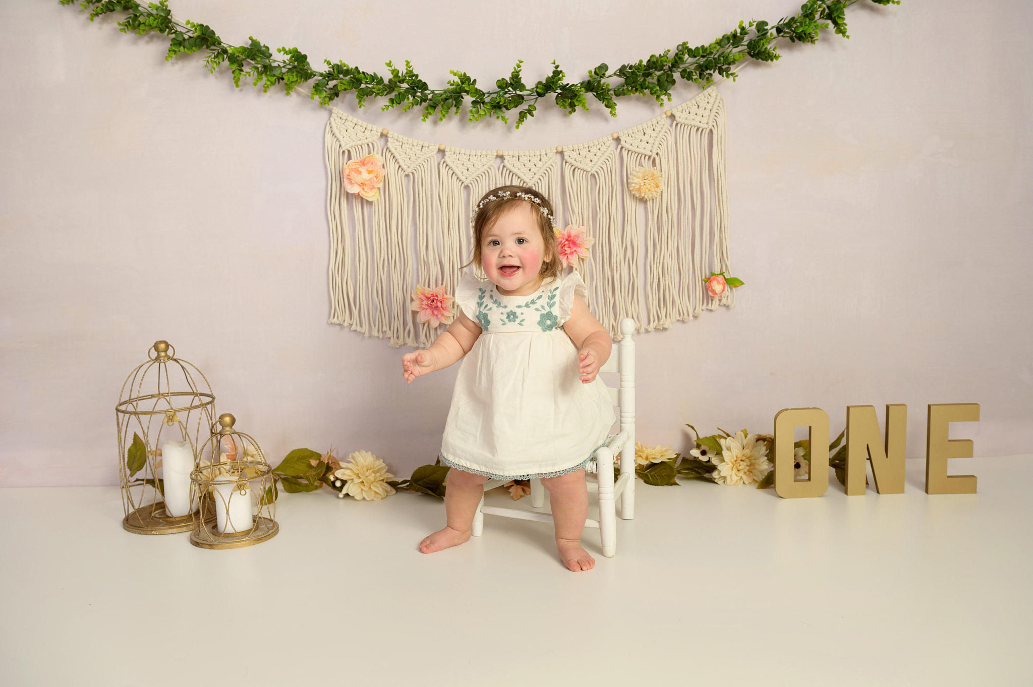 1st birthday cake smash photo shoot