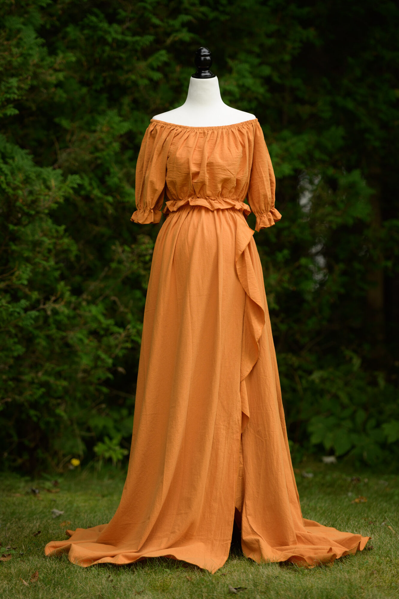 Burnt orange maternity photo shoot dress