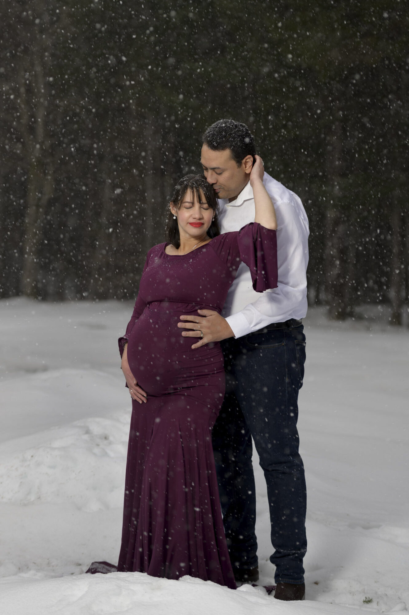 Winter wonderland maternity photo shoot