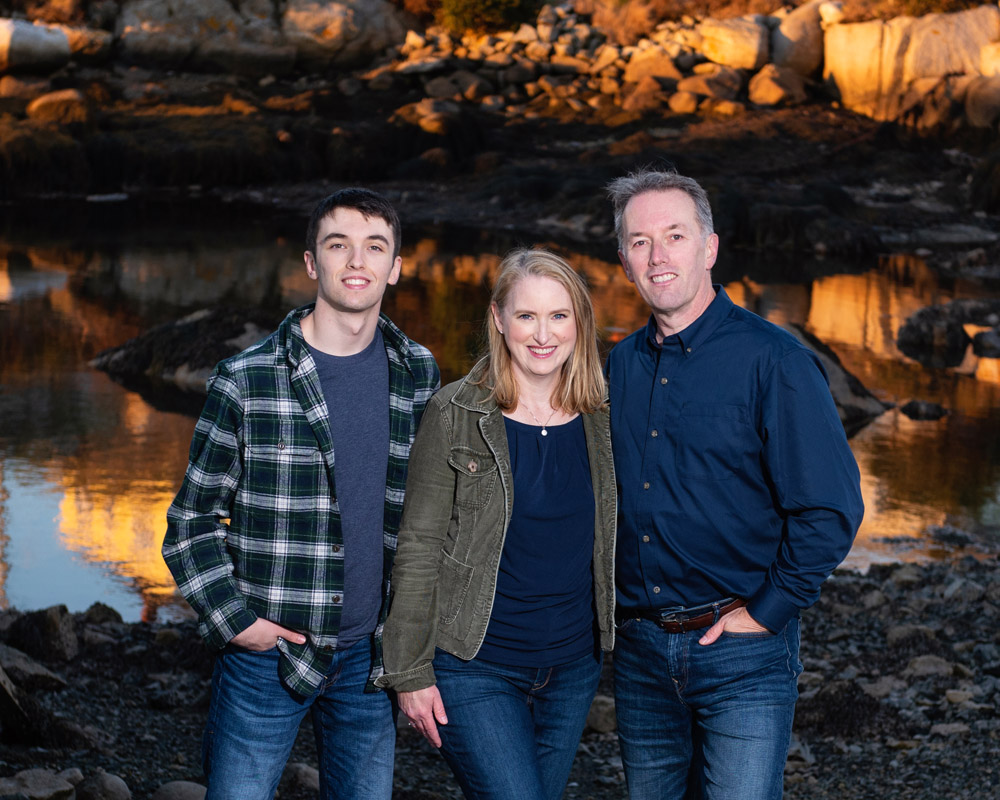 adult family photos at Peggy's Cove