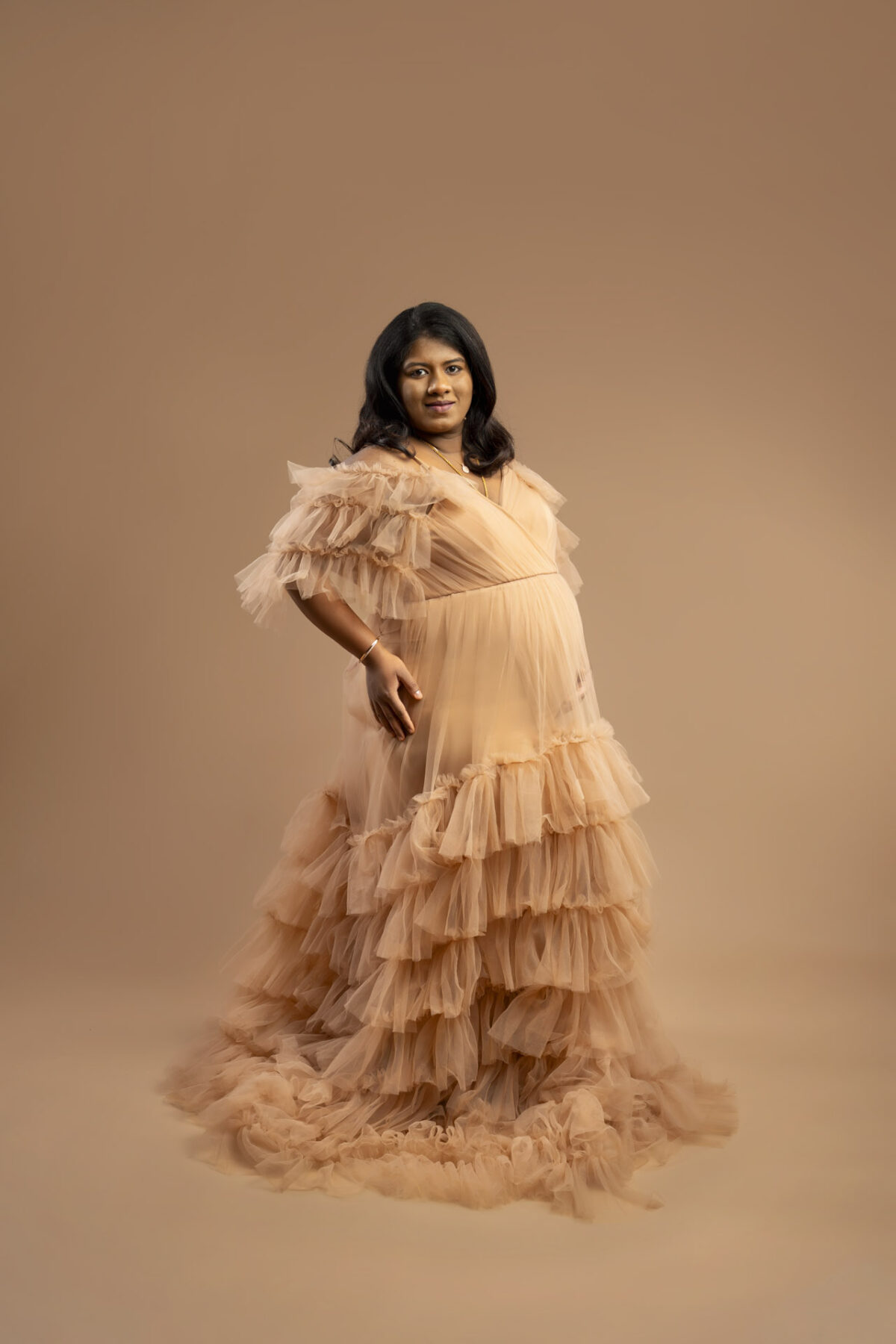 Tulle maternity photo shoot dress