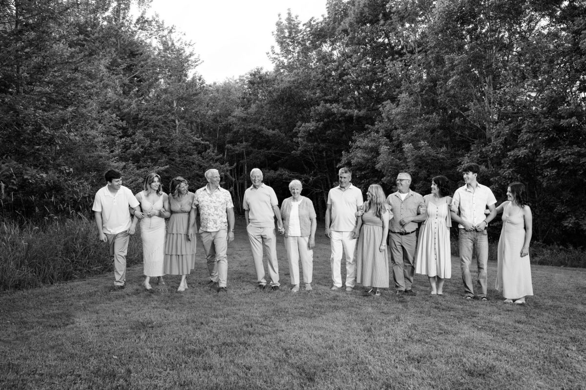 Extended family photo shoot in Halifax, Nova Scotia