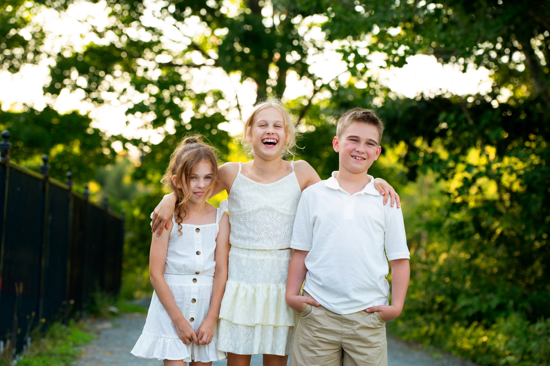 Cousins laughing together for extended family photo session